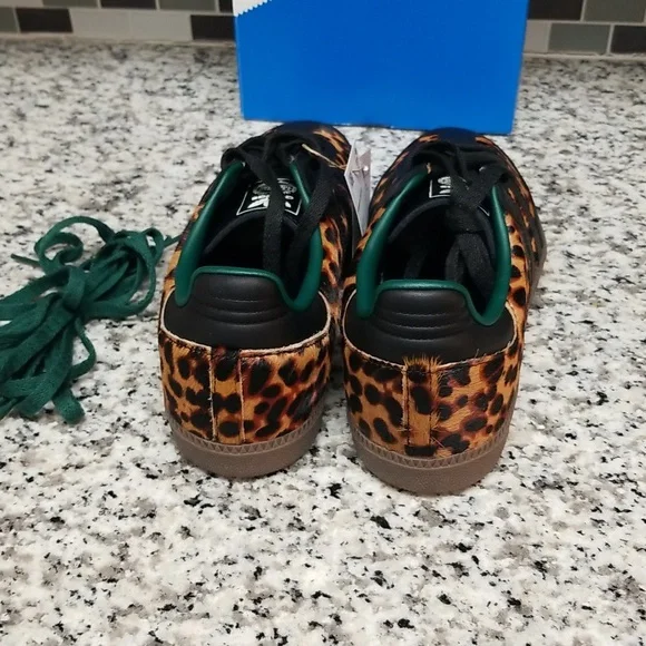 ADIDAS SAMBA LEOPARD OG SNEAKER, WOMENS 9 - Picture 3 of 5
